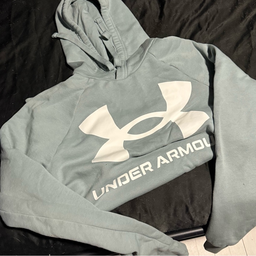 Barely worn sweatshirt